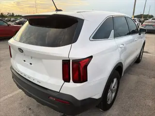 Kia Sorento 2021 LX 4p SUV
