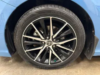 Toyota Camry 2023 SE Sedán 4 puertas