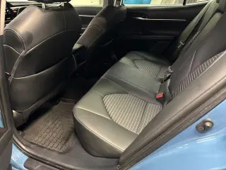 Toyota Camry 2023 SE Sedán 4 puertas