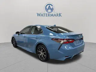 Toyota Camry 2023 SE Sedán 4 puertas