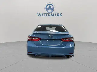 Toyota Camry 2023 SE Sedán 4 puertas