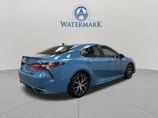 Toyota Camry 2023 SE Sedán 4 puertas
