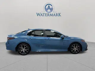 Toyota Camry 2023 SE Sedán 4 puertas