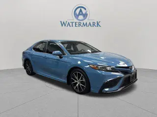 Toyota Camry 2023 SE Sedán 4 puertas