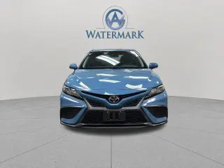 Toyota Camry 2023 SE Sedán 4 puertas