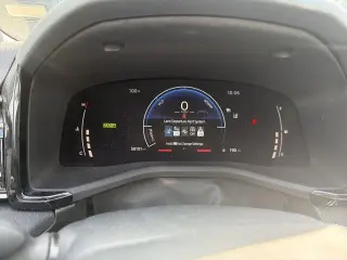 Toyota Camry 2025 SE Sedán 4 puertas