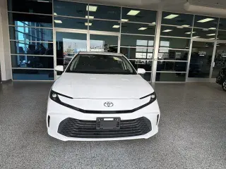 Toyota Camry 2025 SE Sedán 4 puertas