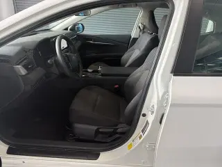 Toyota Camry 2025 SE Sedán 4 puertas