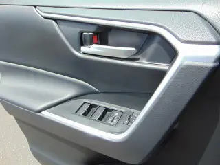 Toyota RAV4 Híbrido 2024 AWD SE 4dr SUV