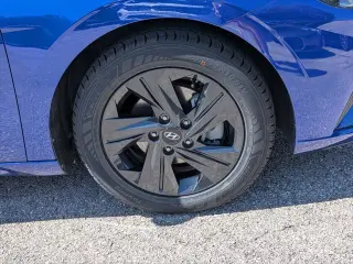 Hyundai ELANTRA 2023 SEL sedán de 4 puertas SULEV
