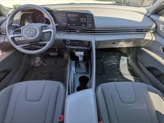 Hyundai ELANTRA 2023 SEL sedán de 4 puertas SULEV