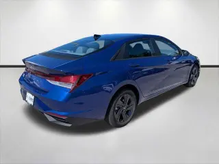 Hyundai ELANTRA 2023 SEL sedán de 4 puertas SULEV