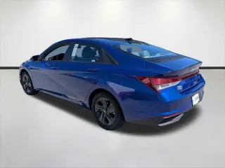 Hyundai ELANTRA 2023 SEL sedán de 4 puertas SULEV