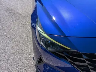 Hyundai ELANTRA 2023 SEL sedán de 4 puertas SULEV