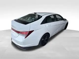 Hyundai ELANTRA 2023 SEL 4p Sedan
