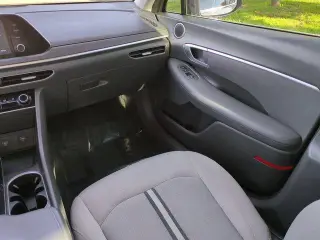 Hyundai SONATA 2022 SE 4p Sedan (lanzamiento a mitad de año)