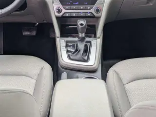 Hyundai ELANTRA 2018 Edición Valor sedan de 4 puertas (EE. UU.)
