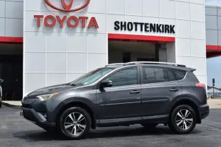 Toyota RAV4 2017 AWD XLE 4dr SUV