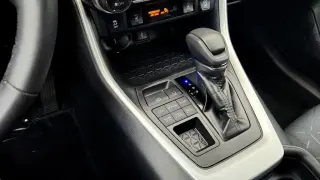 Toyota RAV4 2021 AWD XLE 4dr SUV