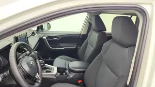 Toyota RAV4 2021 AWD XLE 4dr SUV