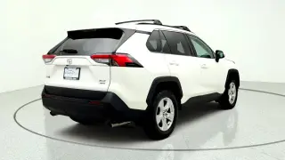 Toyota RAV4 2021 AWD XLE 4dr SUV