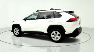Toyota RAV4 2021 AWD XLE 4dr SUV