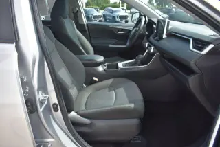 Toyota RAV4 2025 AWD XLE 4dr SUV