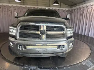 Ram 3500 2015 4x4 Laramie 4dr Mega Cab 6.3 ft. SB SRW Pickup