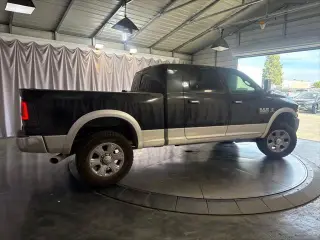 Ram 3500 2015 4x4 Laramie 4dr Mega Cab 6.3 ft. SB SRW Pickup