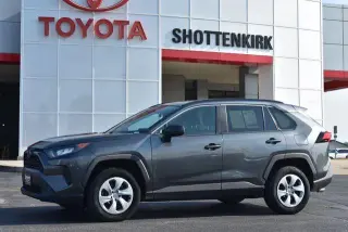 Toyota RAV4 2020 LE 4x4 SUV