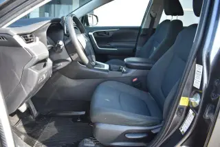 Toyota RAV4 2020 LE 4x4 SUV