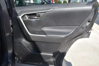 Toyota RAV4 2020 LE 4x4 SUV