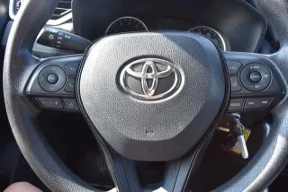 Toyota RAV4 2020 LE 4x4 SUV