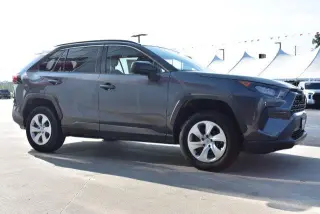 Toyota RAV4 2020 LE 4x4 SUV