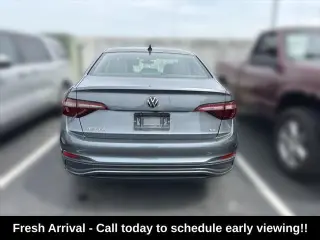 Volkswagen Jetta 2024 SE 4dr Sedán