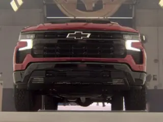 Chevrolet Silverado 1500 2024 4x4 LT Trail Boss 4dr Crew Cab con cabina de 5.8 ft. SB