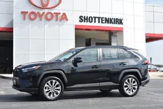 Toyota RAV4 2024 AWD XLE Premium 4dr SUV