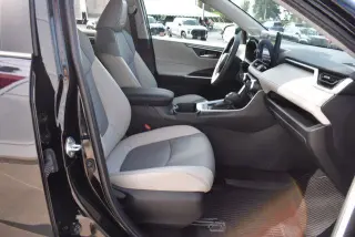 Toyota RAV4 2024 AWD XLE Premium 4dr SUV