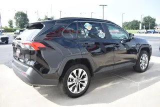 Toyota RAV4 2024 AWD XLE Premium 4dr SUV