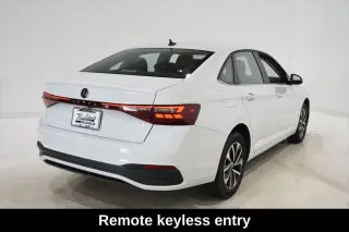 Volkswagen Jetta 2025 S 4dr Sedán