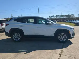 Hyundai TUCSON 2025 SE 4dr SUV