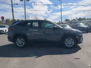 Hundai TUCSON 2025 SE 4dr SUV