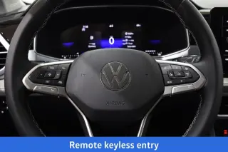 Volkswagen Taos 2025 SE 4dr SUV