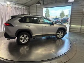 Toyota RAV4 2020 XLE 4dr SUV