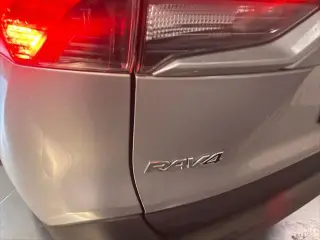 Toyota RAV4 2020 XLE 4dr SUV