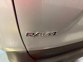 Toyota RAV4 2020 XLE 4dr SUV