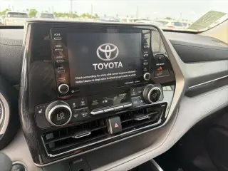 Toyota Highlander 2021 XLE 4dr SUV