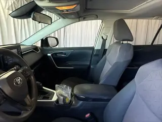 Toyota RAV4 2019 4x4 XLE 4p SUV