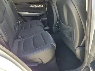 Genesis GV70 2024 AWD 2.5T Estándar 4p SUV