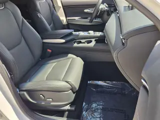 Genesis GV70 2024 AWD 2.5T Estándar 4p SUV